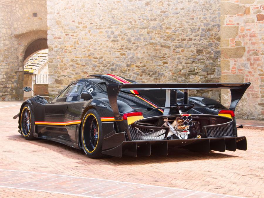  Pagani Zonda Revolucion 2013 года  (фото 7 из 28)